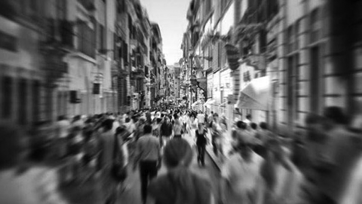 Η αγοραφοβία είναι μία διαταραχή άγχους που χαρακτηρίζεται από συμπτώματα άγχους σε καταστάσεις όπου το άτομο αντιλαμβάνεται ότι το περιβάλλον δεν είναι ασφαλές και δεν έχει εύκολο τρόπο να ξεφύγει.
